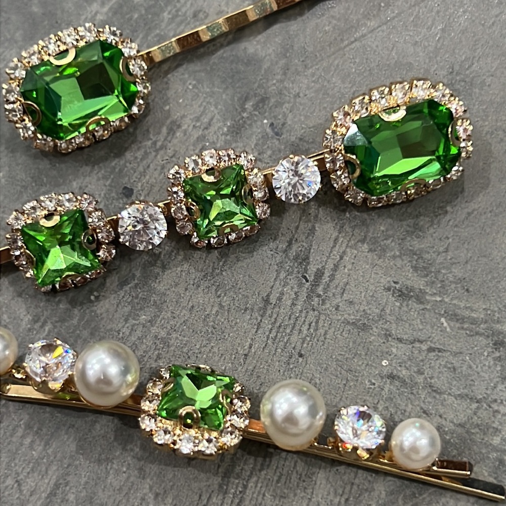 Beautiful clips - Picture 2 of 3